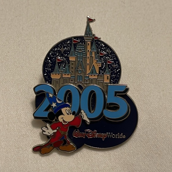 Lot of 3 Disney 50th Anniversary Collector’s Pins - Picture 2 of 7